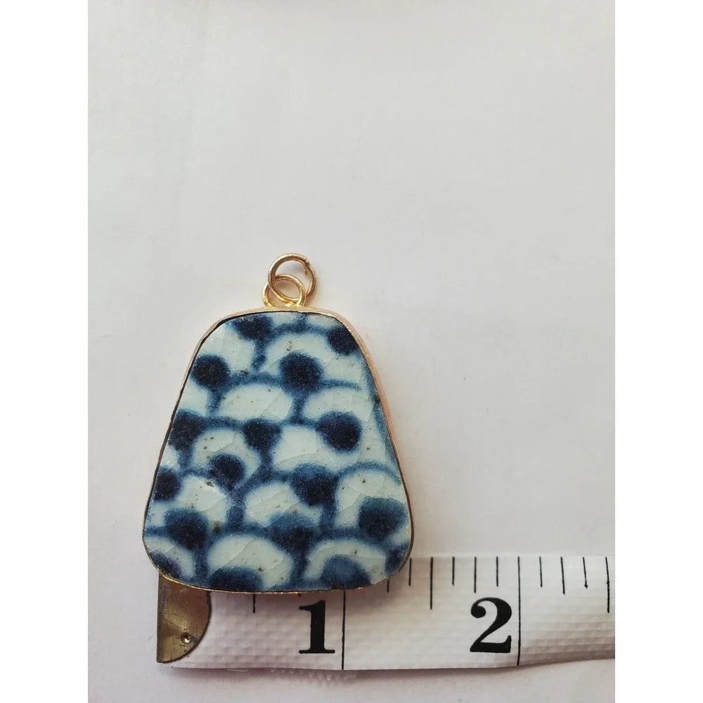 Vintage Repurposed Blue & White Pottery Shard Jewelry Pendant‎ Ming Chinoiserie
